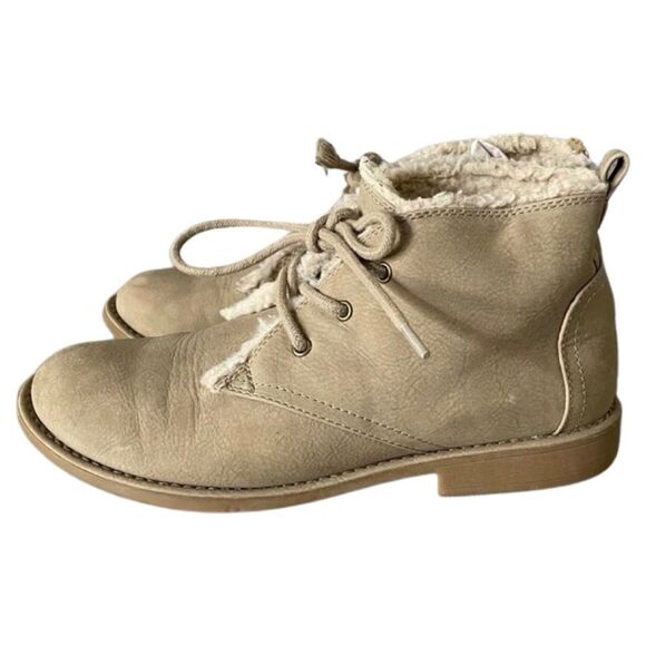 Ankle Boots Sherpa Lined Size 6 Womens - Picture 1 of 9